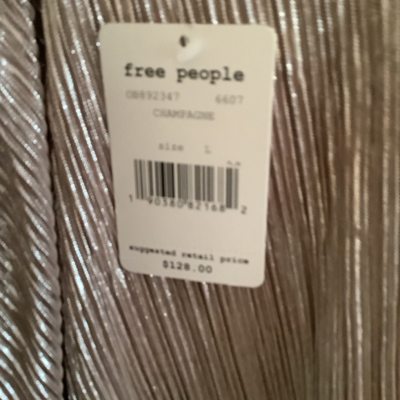 Free People  sparkly blush- coloured midi skirt.  Never worn.  Large - Picture 3 of 4